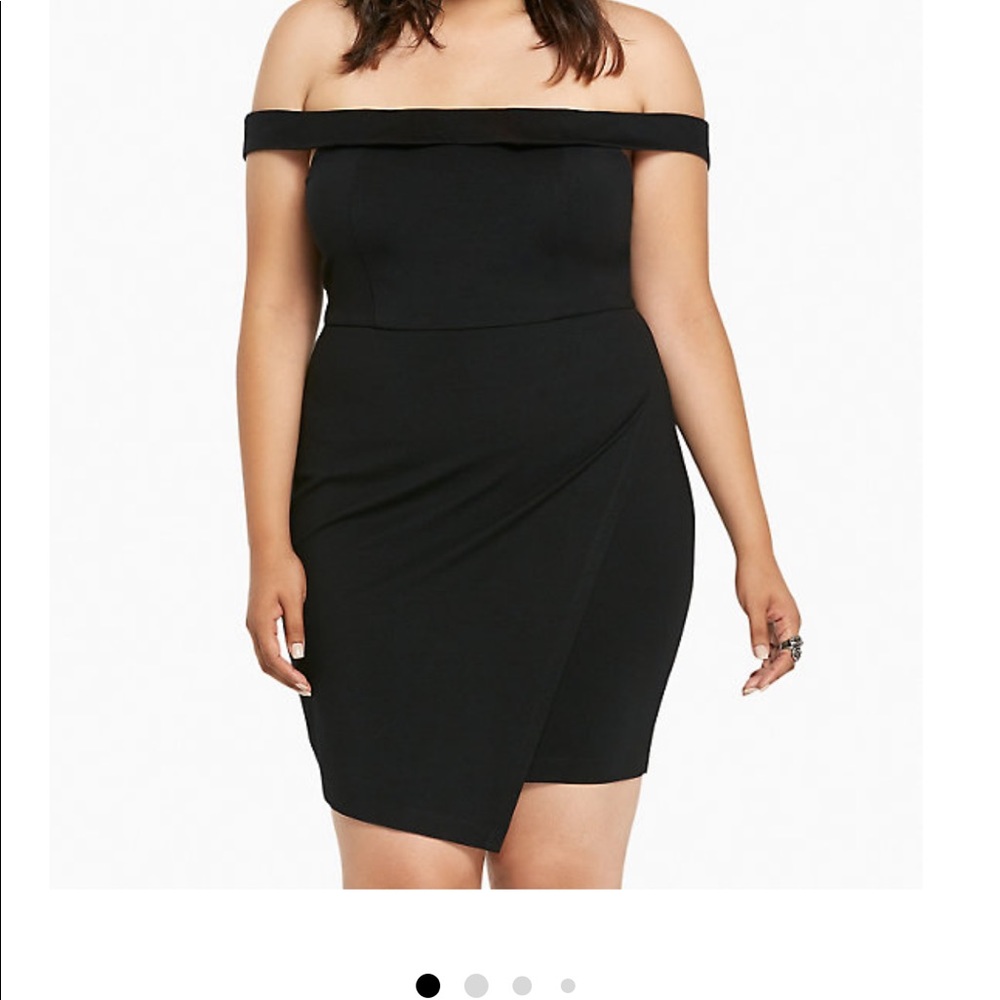Off the shoulder plus size Torrid black dress(14)